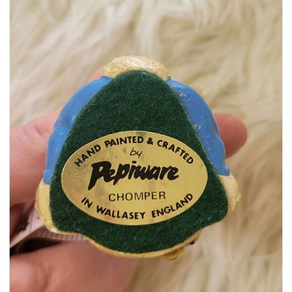 Vintage Rabbit Figurine Bunny England Pepiware Stoneware Easter "Chomper" - Picture 8 of 8